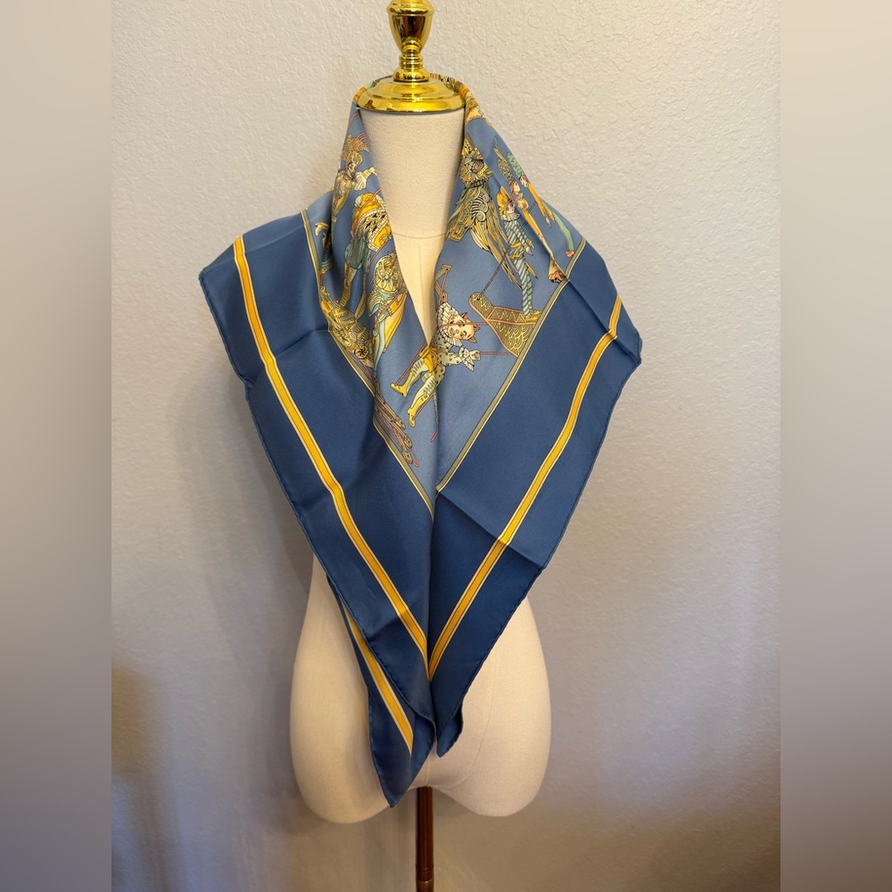🦋HERMES SILK SCARVE🦋
